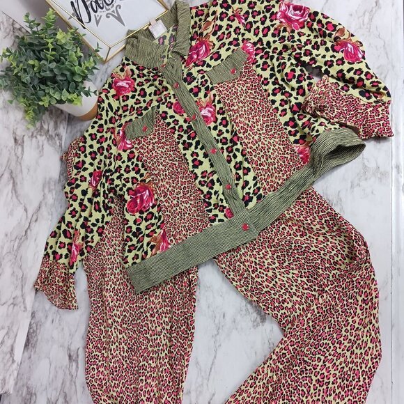 f.l malik Tops - F.L MALIK vintage matching set women's size L green/pink animal print floral
